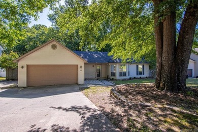 Ready for new owners! This charming, move-in-ready three bedroom - photo 2