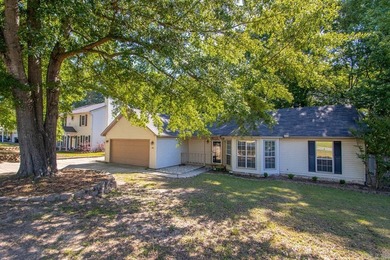Ready for new owners! This charming, move-in-ready three bedroom - photo 3