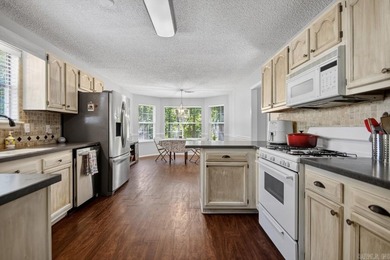 Ready for new owners! This charming, move-in-ready three bedroom - photo 5