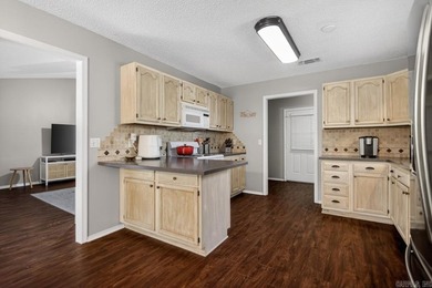 Ready for new owners! This charming, move-in-ready three bedroom - photo 7