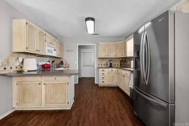 Ready for new owners! This charming, move-in-ready three bedroom - photo 8