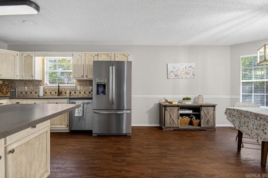 Ready for new owners! This charming, move-in-ready three bedroom - photo 9
