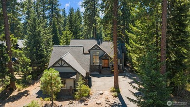 Experience the best of mountain resort living in this stunning - photo 4