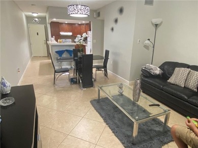 Beautiful and spacious completly renovated tenant occupied - photo 11