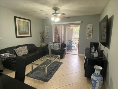 Beautiful and spacious completly renovated tenant occupied - photo 12