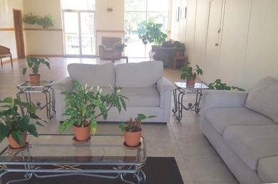 Beautiful and spacious completly renovated tenant occupied - photo 17