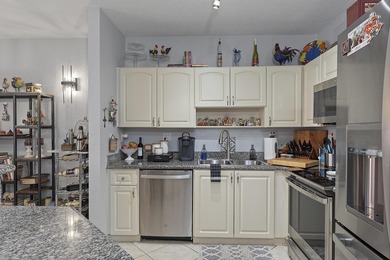 Beautiful 3-bedroom, 2.5-bath townhouse in the highly - photo 22