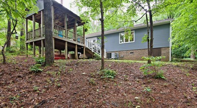 Are you seeking a move in ready 3 bedroom home tucked away in - photo 32