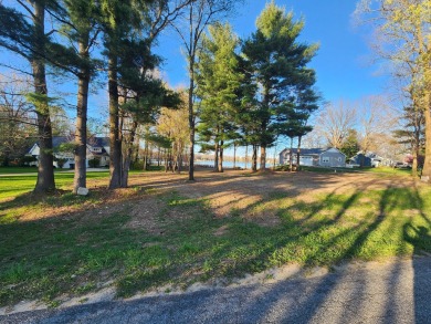 Keeler Lake Lot For Sale in Decatur Michigan