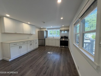 Welcome to this beautifully updated 2-bedroom, 1-bath home - photo 4