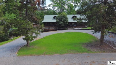 Rustic charm convenient to town! Check out this 4 bedroom, 3 - photo 4