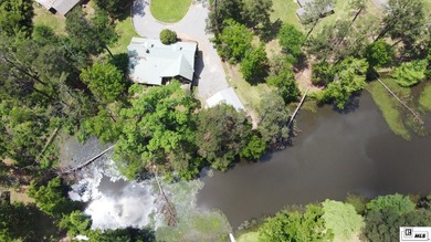 Rustic charm convenient to town! Check out this 4 bedroom, 3 - photo 7