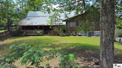 Rustic charm convenient to town! Check out this 4 bedroom, 3 - photo 9