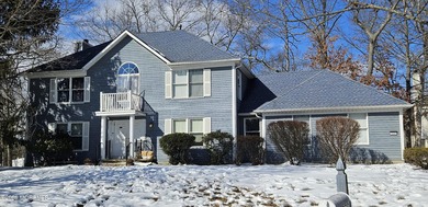The Perfect Blend of Privacy & Elegance. Welcome home to this - photo 4