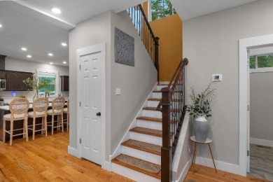 Newer custom home in the forest in Alderbrook - photo 17