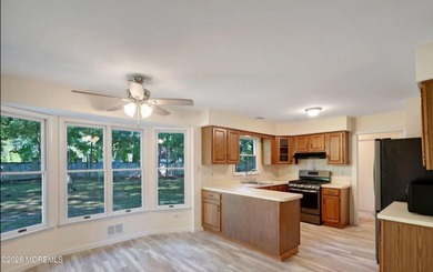 The Perfect Blend of Privacy & Elegance. Welcome home to this - photo 5