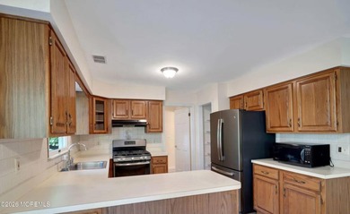 The Perfect Blend of Privacy & Elegance. Welcome home to this - photo 9