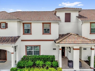 Lake Townhome/Townhouse For Sale in Kissimmee, Florida