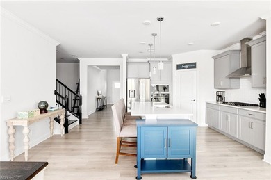 Welcome to this elegant 2 story home well-suited for refined - photo 14