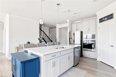 Welcome to this elegant 2 story home well-suited for refined - photo 16