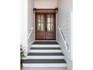 Thoughtfully renovated with a curated selection of designer - photo 7