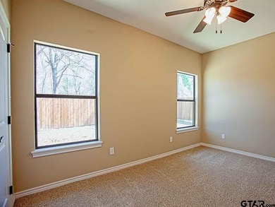 Small Town East Texas Lifestyle is Waiting for You! Welcome home - photo 18