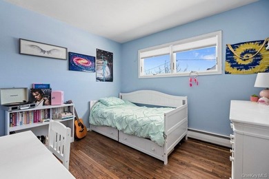 Welcome to 60 Leewater Ave. This sprawling split-level three - photo 18