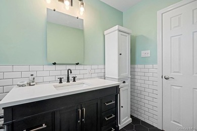 Welcome to 60 Leewater Ave. This sprawling split-level three - photo 20