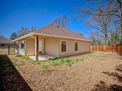 Small Town East Texas Lifestyle is Waiting for You! Welcome home - photo 23
