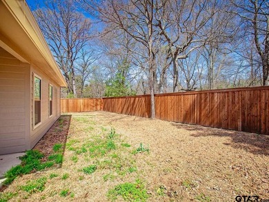 Small Town East Texas Lifestyle is Waiting for You! Welcome home - photo 24
