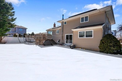 Welcome to 60 Leewater Ave. This sprawling split-level three - photo 25