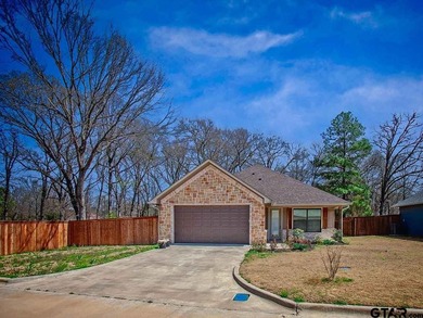 Small Town East Texas Lifestyle is Waiting for You! Welcome home - photo 26