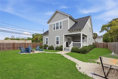 Being sold fully furnished. Step into modern comfort and - photo 42