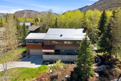 Nestled beside nearly three acres of Rotary Park open space and - photo 52