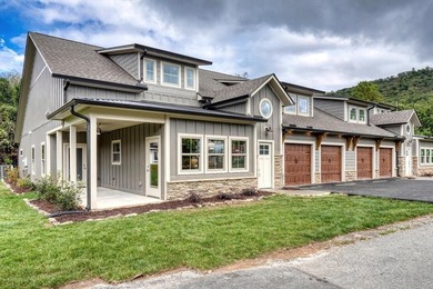 Lake Chatuge Home For Sale in Hiawassee Georgia