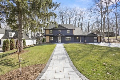 Welcome to modern perfection in coveted Maple Bluff. This - photo 5