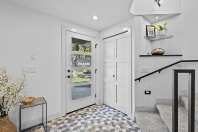 Welcome to modern perfection in coveted Maple Bluff. This - photo 7