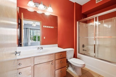 Welcome to this RARE 3 bedroom CORNER unit with 2 underground - photo 10