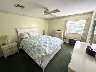 Bright, spacious TURN KEY, stucco home with a versatile layout & - photo 14