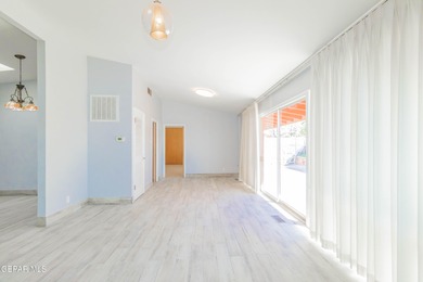 LOCATION, CORNER LOT,Handicap accessibility, 2 MASTERS, 3