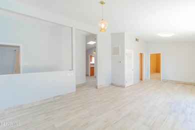 LOCATION, CORNER LOT,Handicap accessibility, 2 MASTERS, 3