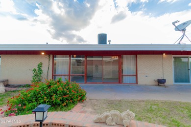 LOCATION, CORNER LOT,Handicap accessibility, 2 MASTERS, 3