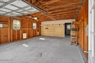 MOTIVATED SELLER NOW OFFERING A 1 YEAR 1% INTEREST RATE - photo 37