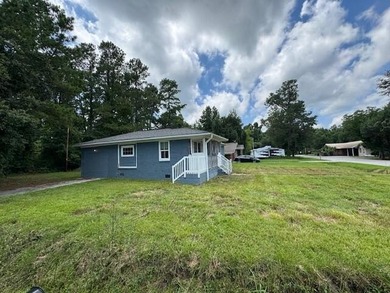 Great investment property in St. Stephen! This three bedroom - photo 5