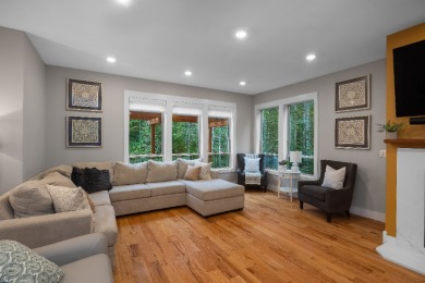 Newer custom home in the forest in Alderbrook - photo 7
