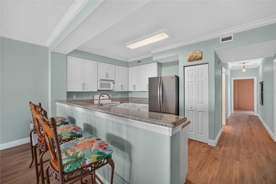 This 3 bed 2-1/2 bath condo in Surf Club III is in excellent - photo 7