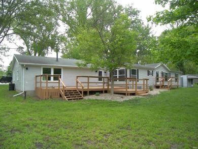 Lake Home For Sale in Leesburg, Indiana