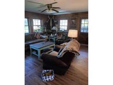 Charming 3-Bedroom Country Retreat on 2.81 Acres - Short Commute - photo 6