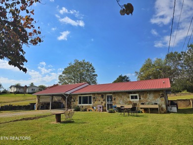 Melton Hill Lake Home For Sale in Clinton Tennessee