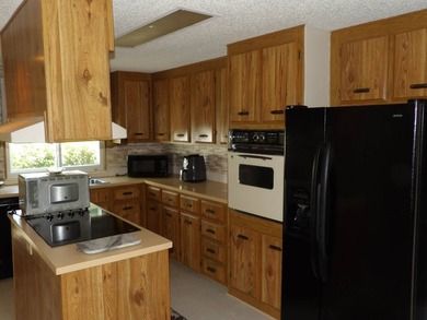 2 BR 2 BA 1248 SQ FT home on a perimeter lot with view of the - photo 28